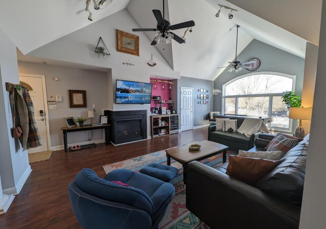 פיג'ן פורג' Relaxing Condo On The River - New Air Hockey Table מראה חיצוני תמונה