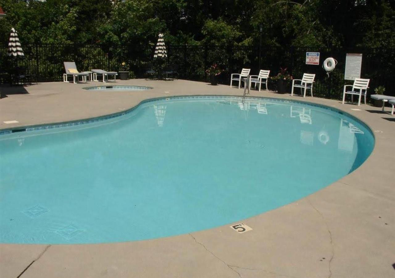 פיג'ן פורג' Relaxing Condo On The River - New Air Hockey Table מראה חיצוני תמונה